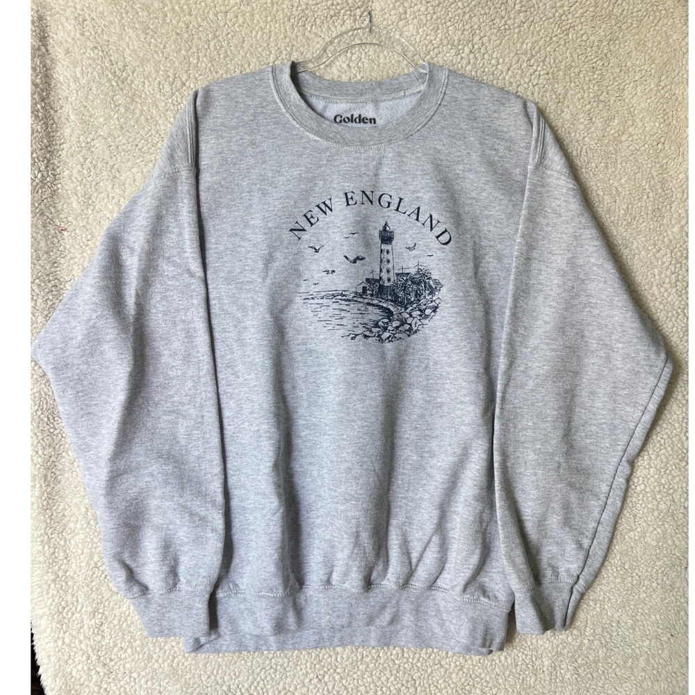 Golden Hour New England Lighthouse Graphic Sweatshirt Gray Crewneck M/L